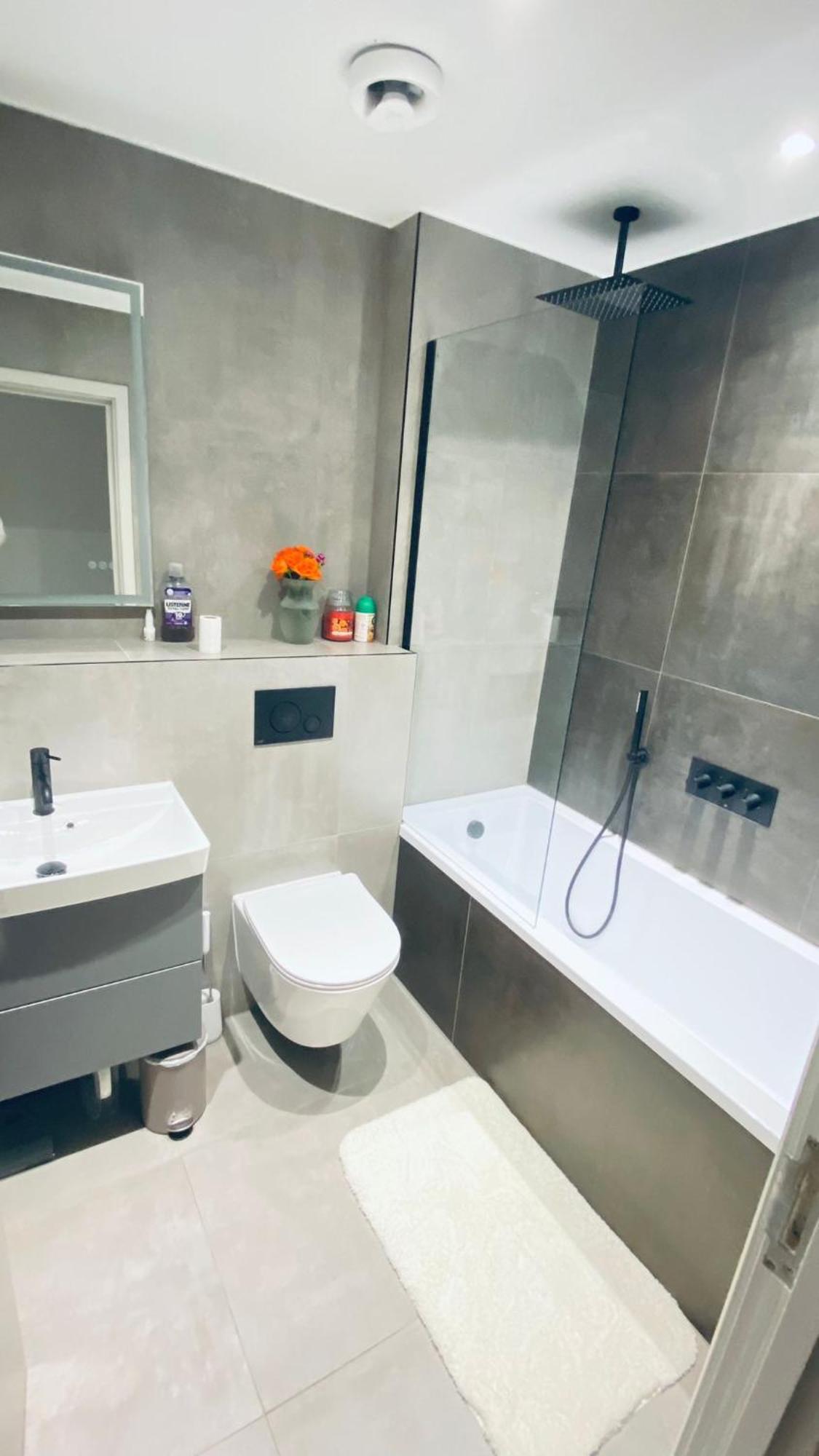 Shadwell - Walking Distance To Tower Bridge, Two Stations In Close Proximity London Exteriör bild